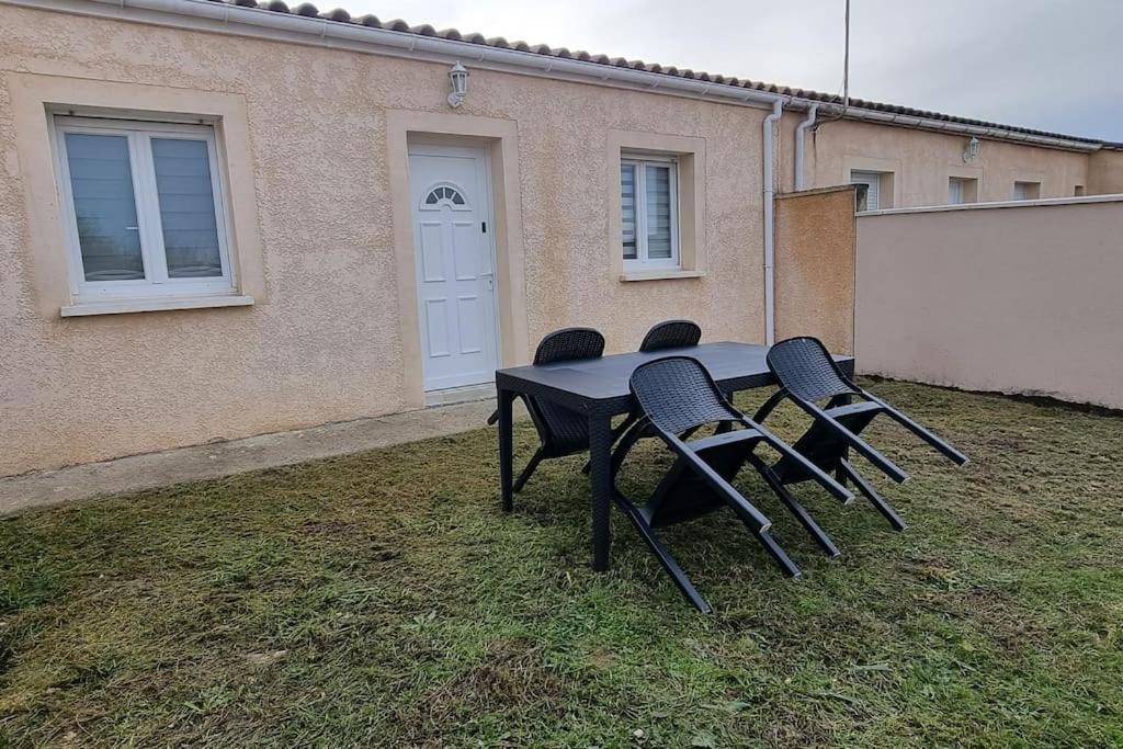 Belle Maison Climatisee Renovee Pac-Man Entre Collegues, Amis, Famille - Barbecue - Netflix - Prime - Baby Foot 50Cts Saint-Seurin-sur-l'Isle Luaran gambar