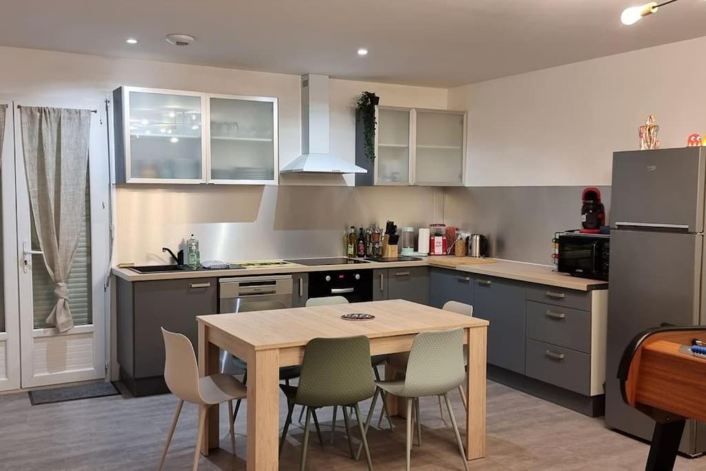 Belle Maison Climatisee Renovee Pac-Man Entre Collegues, Amis, Famille - Barbecue - Netflix - Prime - Baby Foot 50Cts Saint-Seurin-sur-l'Isle Luaran gambar