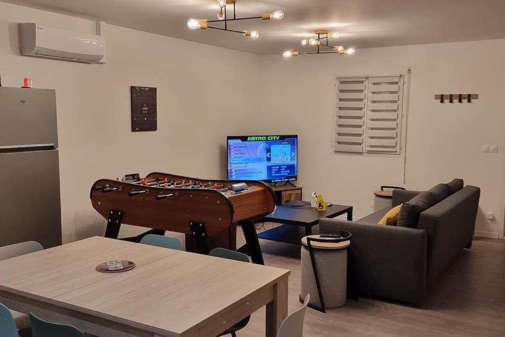 Belle Maison Climatisee Renovee Pac-Man Entre Collegues, Amis, Famille - Barbecue - Netflix - Prime - Baby Foot 50Cts Saint-Seurin-sur-l'Isle Luaran gambar